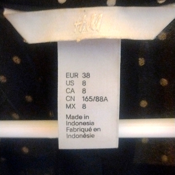 4/$20 H&M black & white polka dot button up dress with ruffled cap sleeves-8 - Picture 2 of 7